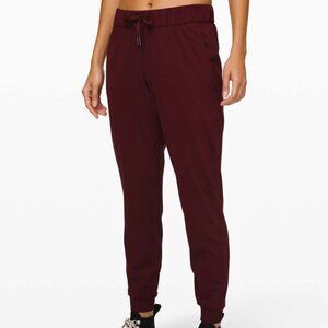 Lululemon On The Fly Joggers - Garnet sz 12